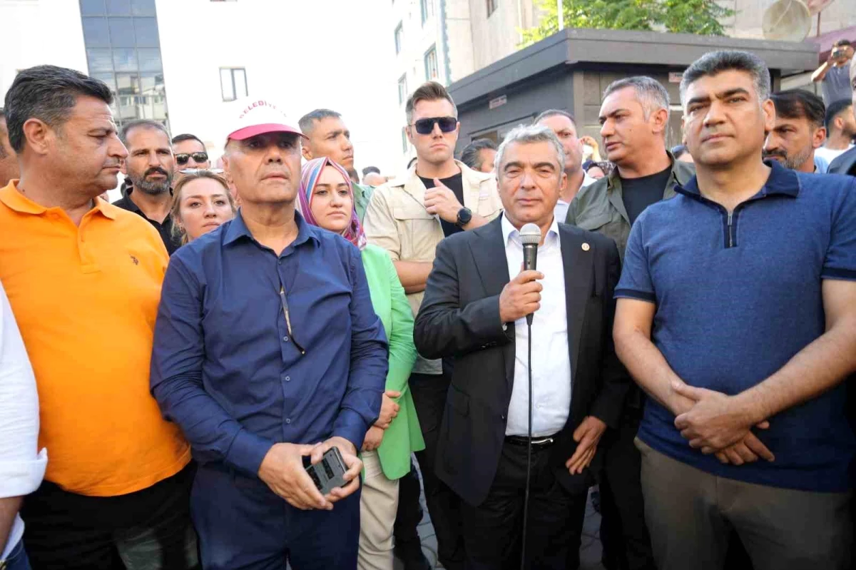 Iğdır’da işçi eylemine AK Parti Milletvekili destek verdi