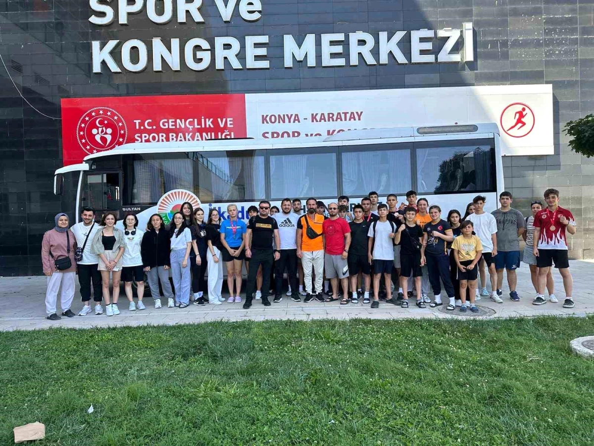 İlkadım Belediyespor Kick Boks Takımı Türkiye Şampiyonasından 18 Madalyayla Döndü