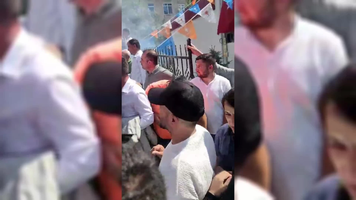 AK Parti Genel Başkan Vekili Mustafa Elitaş, Konut Yapı Kooperatifleri Mağdurları Tarafından Protesto Edildi