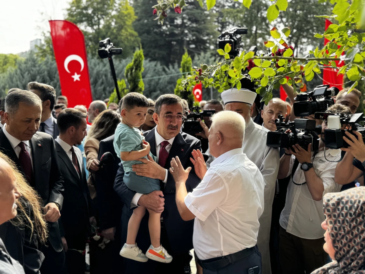 Ankara’da 15 Temmuz şehitleri için şehitlikte tören