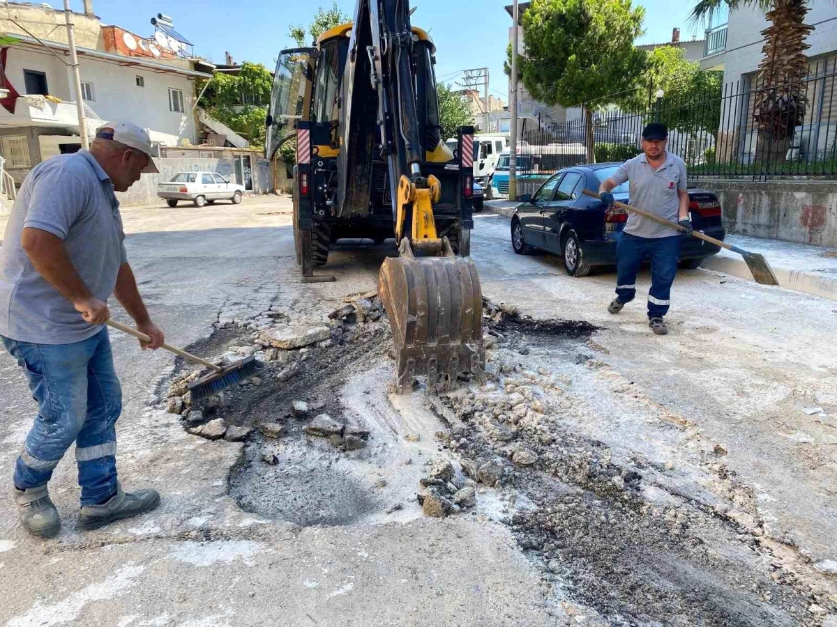 Bayraklı Belediyesi Sel Felaketinin Ardından Çalışmalarını Sürdürüyor