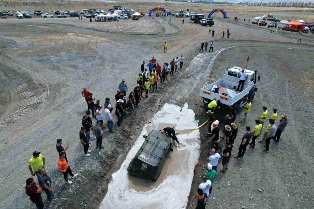 Erzincan’da düzenlenen off-road yarışları