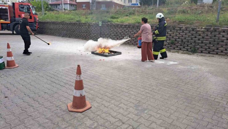 Sağlıkçılar yangına yangın tüpü ile müdahale etti