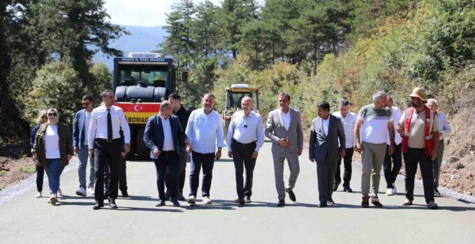 Başkan Özlü Korugöl yolu yapım çalışmalarını inceledi