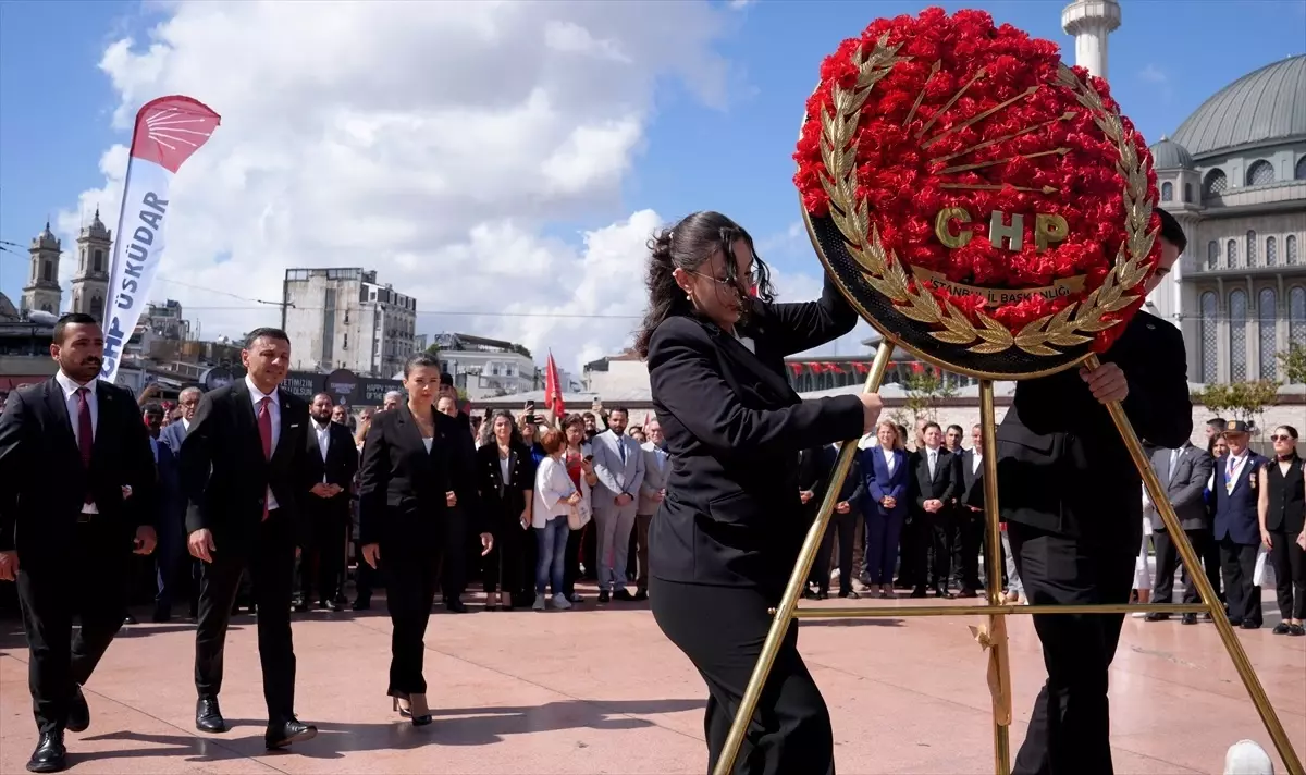 CHP 101. Yaşını Taksim’de Kutladı