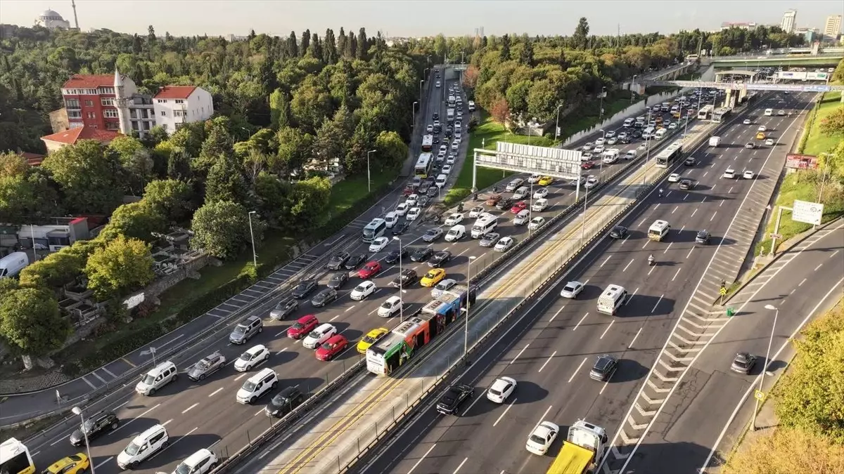 İstanbul’da Okul Trafiği Yoğunlaştı