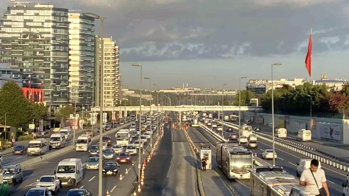 Okullar Açıldı, İstanbul’da Trafik Yoğunluğu