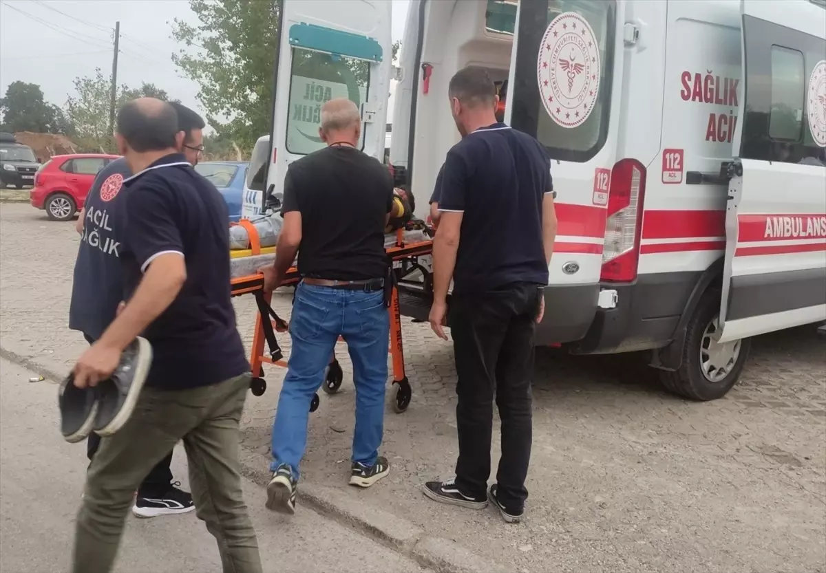 Orhangazi’de otomobil ile motosiklet çarpıştı, 2 kişi yaralandı