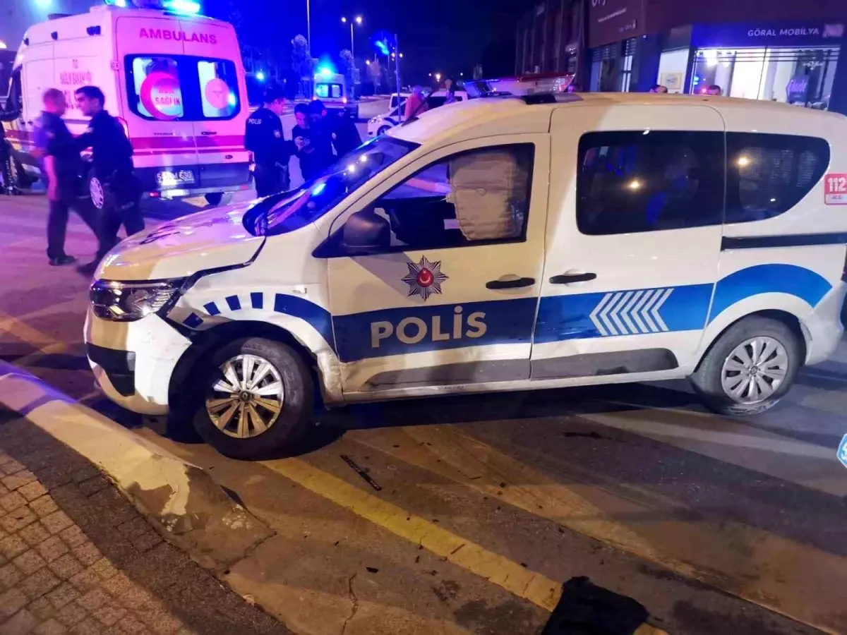 Sakarya’da Polis Kaza Yaptı, 4 Yaralı