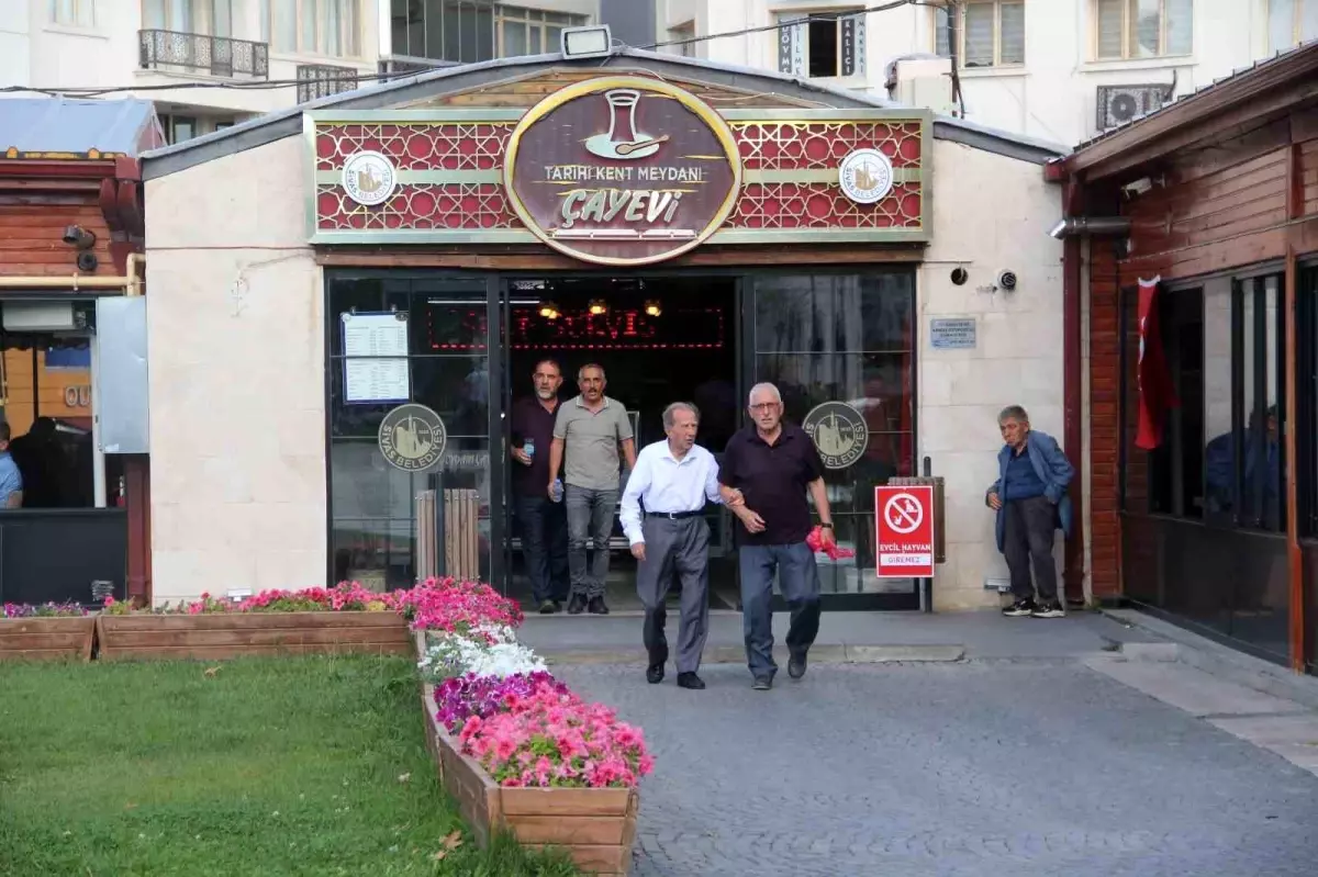 Sivas’ta Emeklilere Verilen Sözler Tutulmadı, Çay Evi Özelleştiriliyor