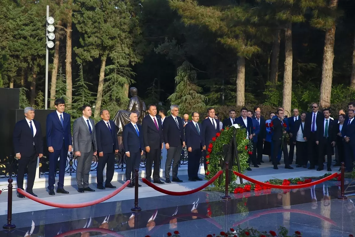 Türk Devletleri Teşkilatı sağlık bakanları Bakü’de şehitlikleri ziyaret etti