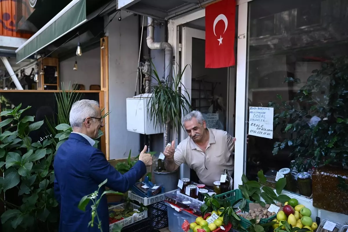 Ulaştırma ve Altyapı Bakanı Uraloğlu, Beşiktaş’ta ziyaretlerde bulundu