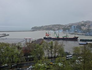 Zonguldak Limanı’nda Renk Değişimi: Çamur Denizi Sarıya Boyadı