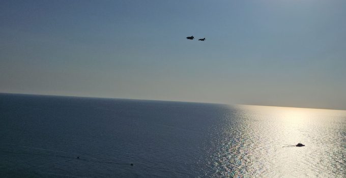 Zonguldak’ın 105. Kurtuluş Yıl Dönümünde Kozlu Sahilinde Gösteri Uçuşu