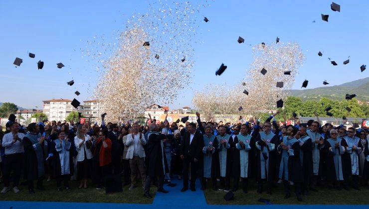 BEUN Devrek ve Gökçebey Kampüsleri 2025-2026 Akademik Yılı Mezuniyet Töreni Gurur Dolu Anlara Sahne Oldu