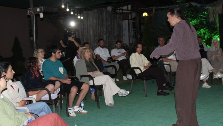 Zonguldaklı Tiyatrocunun Stand-Up Gösterisi Büyük Beğeni Topladı