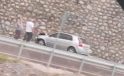 Gökgöl’de bariyere ve duvara savrulan otomobildeki yolcu hastanelik oldu