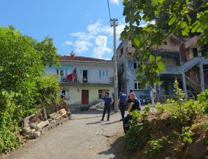 Ereğli’de çatıya çıkarak intihar girişiminde bulundu: 45 dakikalık ikna çabası sonuç verdi