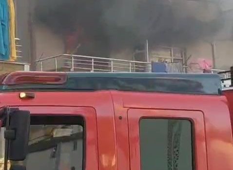 Elektrikli fırından çıkan yangın evi küle çevirdi