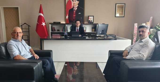 Kozlu Kaymakamı Çakır’dan şehit babalarına anlamlı ev sahipliği