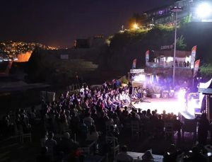 Zonguldak’ta bir ilk yaşandı, açık havada tiyatro oynadılar