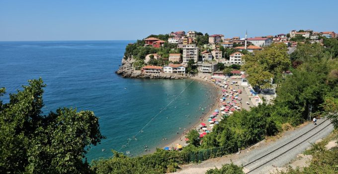 Zonguldak’ta deniz yasağı kalktı, plajlar doldu