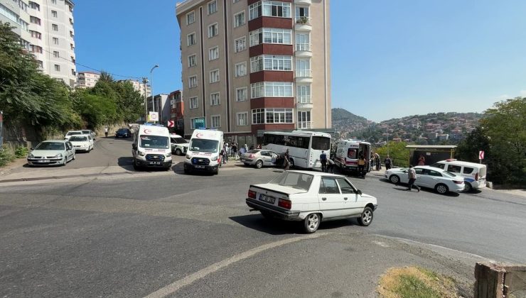 Zonguldak’ta halk otobüsü ile otomobil çarpıştı: 7 yaralı