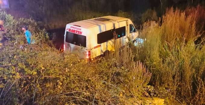 Bartın’da minibüs şarampole uçtu: 6 yaralı