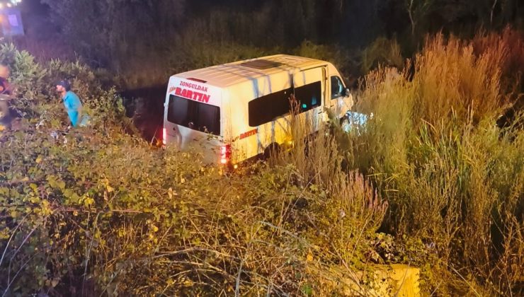 Bartın’da minibüs şarampole uçtu: 6 yaralı