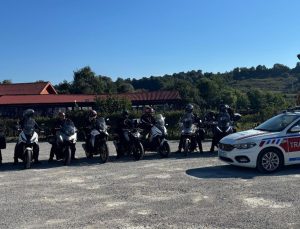 Çaycuma’da motosikletlilere trafik ekiplerinden güvenli sürüş uyarısı