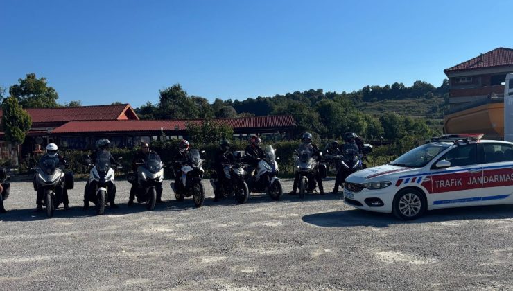 Çaycuma’da motosikletlilere trafik ekiplerinden güvenli sürüş uyarısı