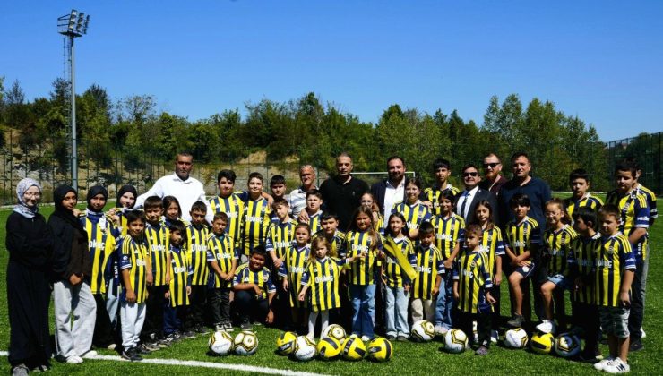 Kongre Üyeleri Platformu Zonguldak’ta çocuklara forma hediye etti