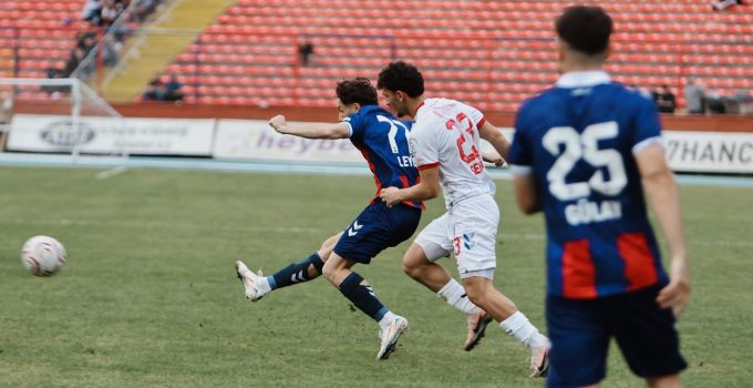Batı Karadeniz derbisinde son dakika şoku: Zonguldakspor evinde Karabük İdmanyurdu’na 2-1 mağlup oldu