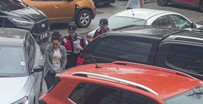Zonguldak’ta kızlarını zincirledikleri iddiasıyla anne ve baba tutuklandı