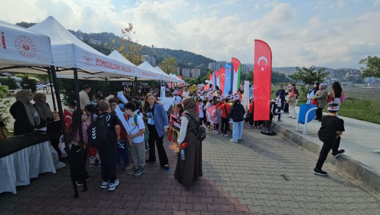 Filistinli Çocuklar İçin Gökyüzüne Umut Uçurdular