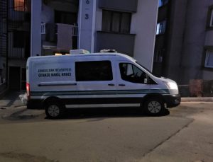 Evinden koku gelen 55 yaşındaki adam ölü bulundu