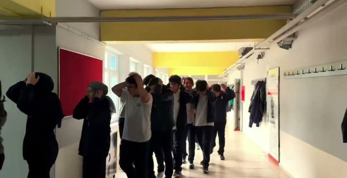 Zonguldak Fen Lisesi’nde afet tatbikatı yapıldı