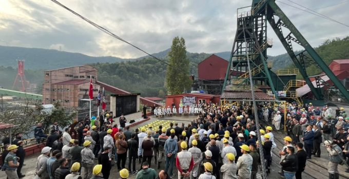 Amasra’da şehit düşen 43 madenci dualarla anıldı
