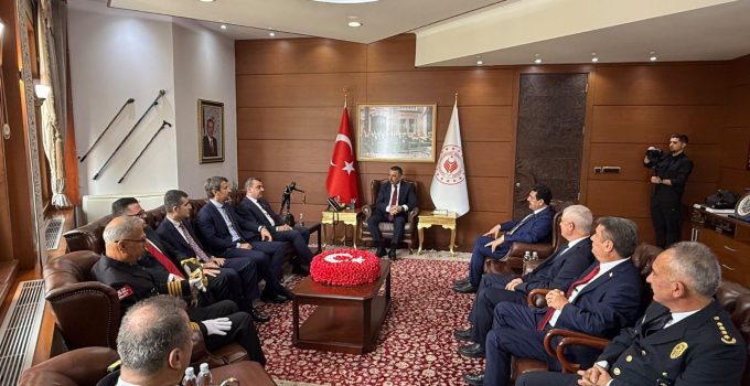 Zonguldak Valisi Hacıbektaşoğlu’ndan Cumhuriyet Bayramı tebrikatı