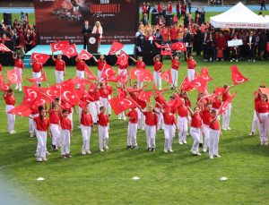 Zonguldak’ta Cumhuriyet Bayramı coşkusu Kara Elmas Kemal Köksal Stadı’nda yaşandı