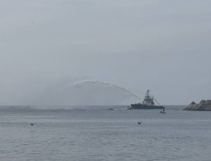 Cumhuriyet Bayramı’nda Zonguldak Limanı’nda su ve bayrak gösterisi
