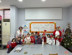 Cumhuriyet Coşkusu Oyuncak Müzesi’nde Çocuklarla Buluştu