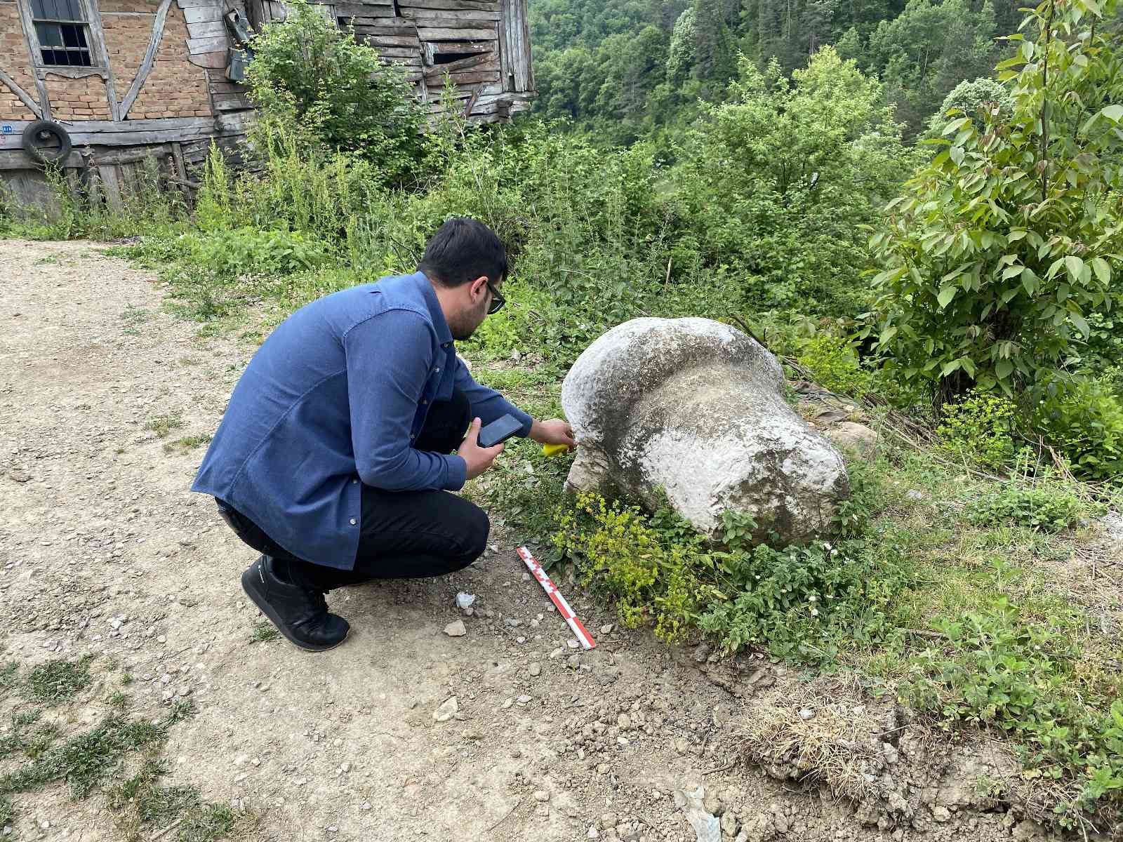 Heyelanda toprağın içinden tarih çıktı