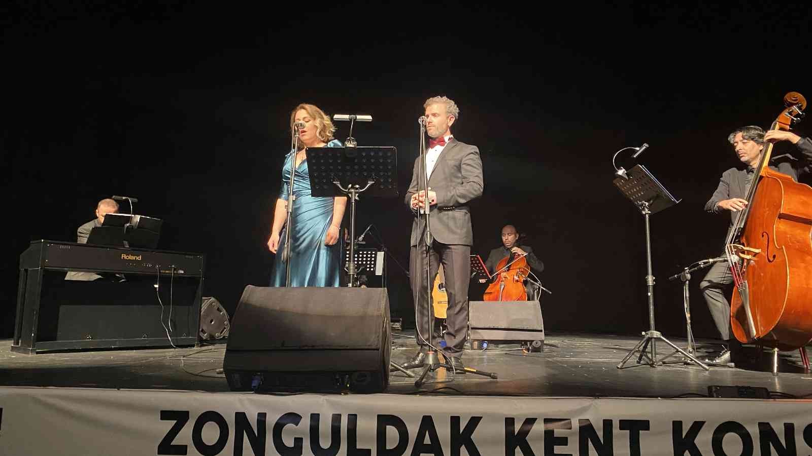 Kent konseyinden kadınlara muhteşem konser