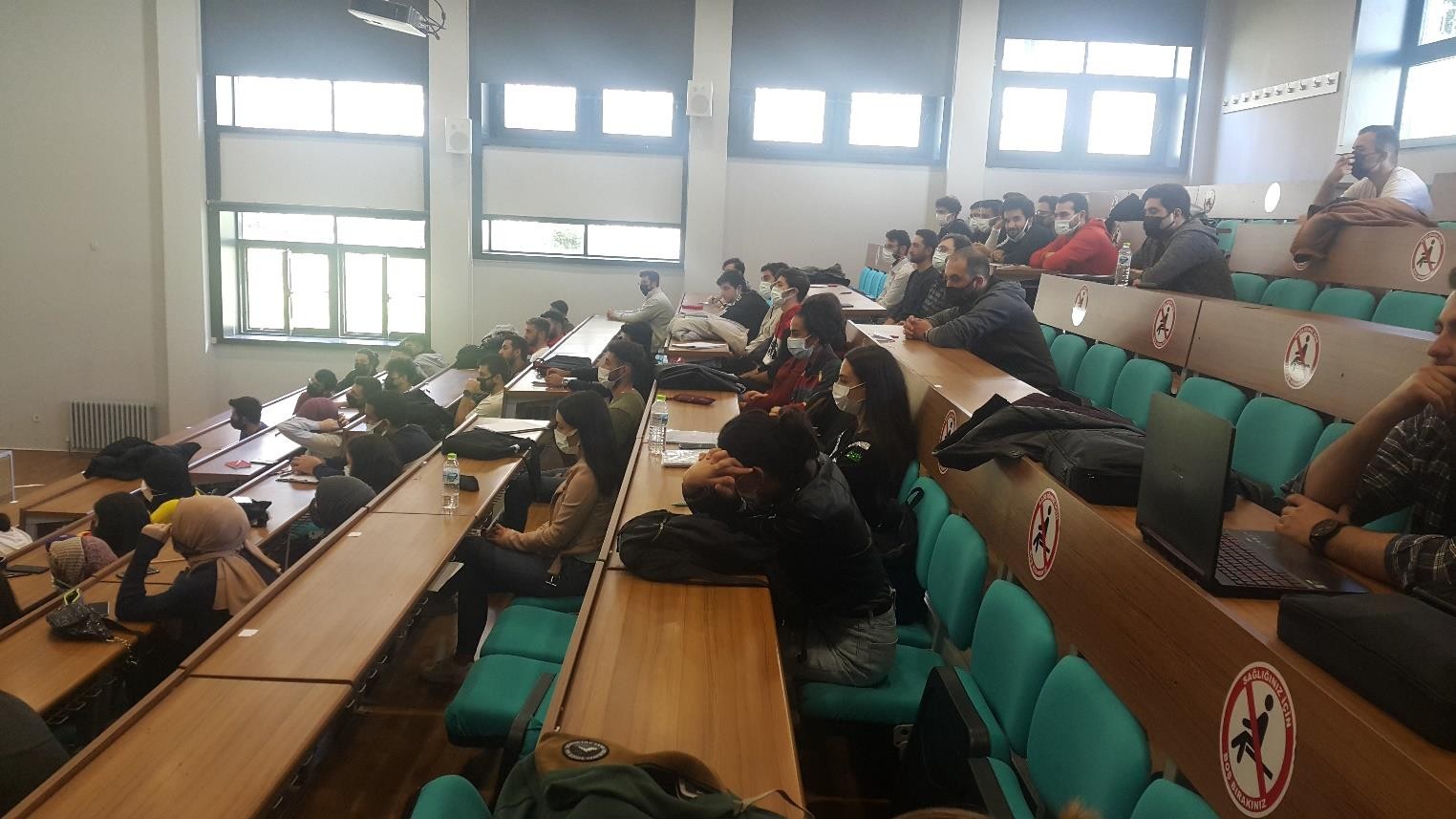 Mühendislik Fakültesi öğrencilerine girişimcilik semineri